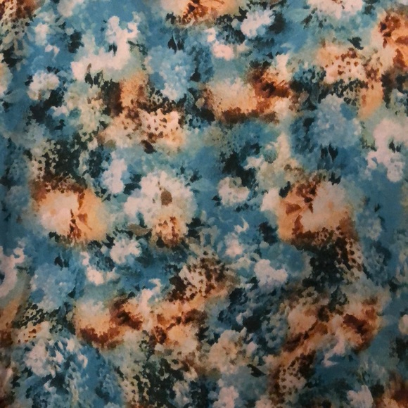 Silky Patterned top - Picture 4 of 4